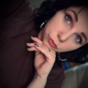 Meet your Posher, Angelina